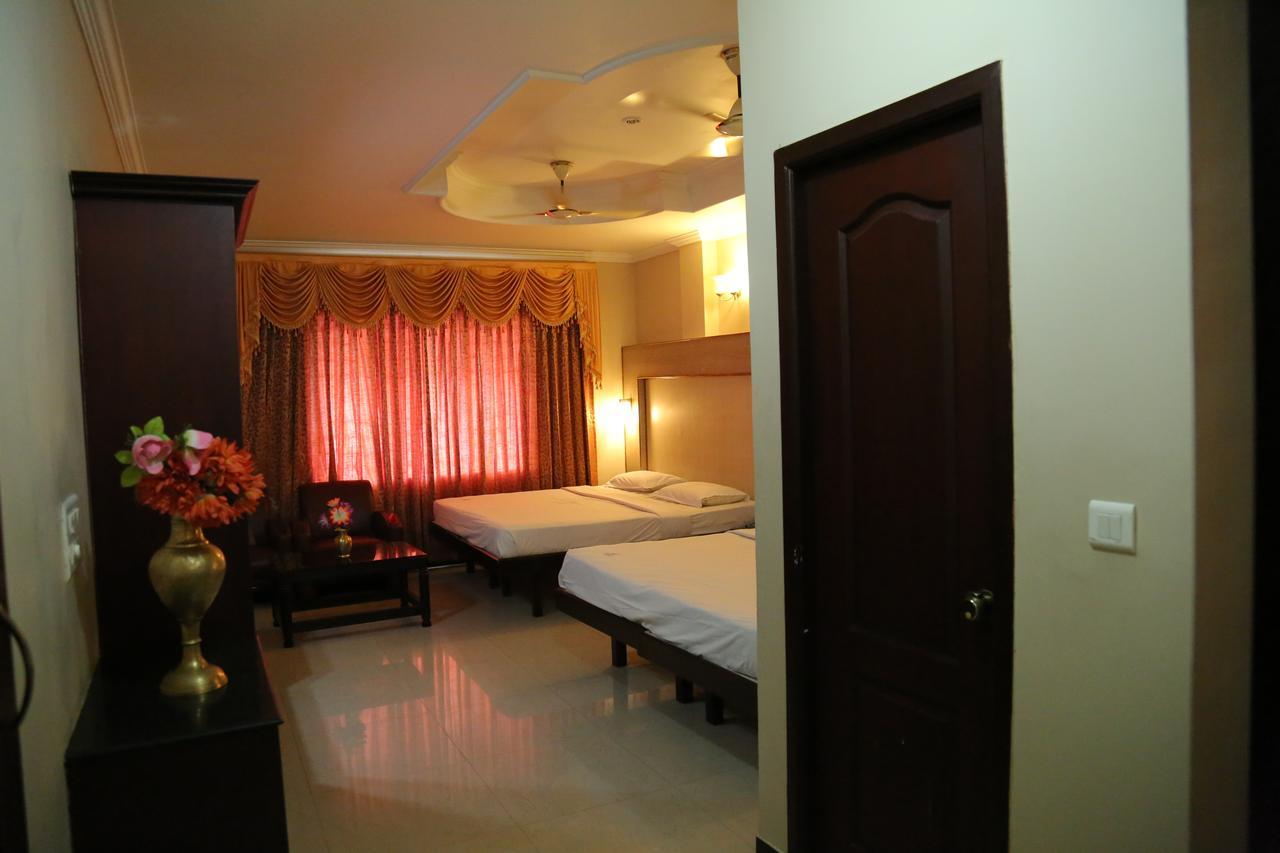 Hotel Vels Court Palani Zewnętrze zdjęcie