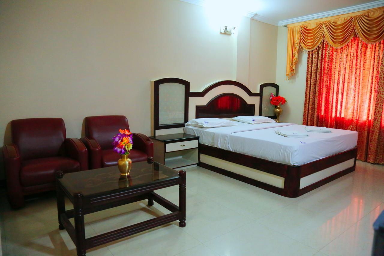 Hotel Vels Court Palani Zewnętrze zdjęcie