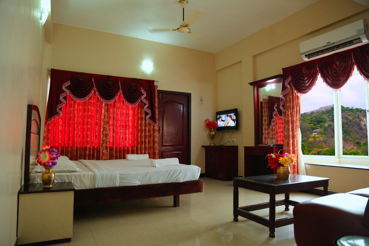 Hotel Vels Court Palani Zewnętrze zdjęcie