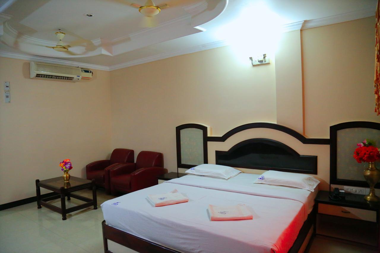 Hotel Vels Court Palani Zewnętrze zdjęcie