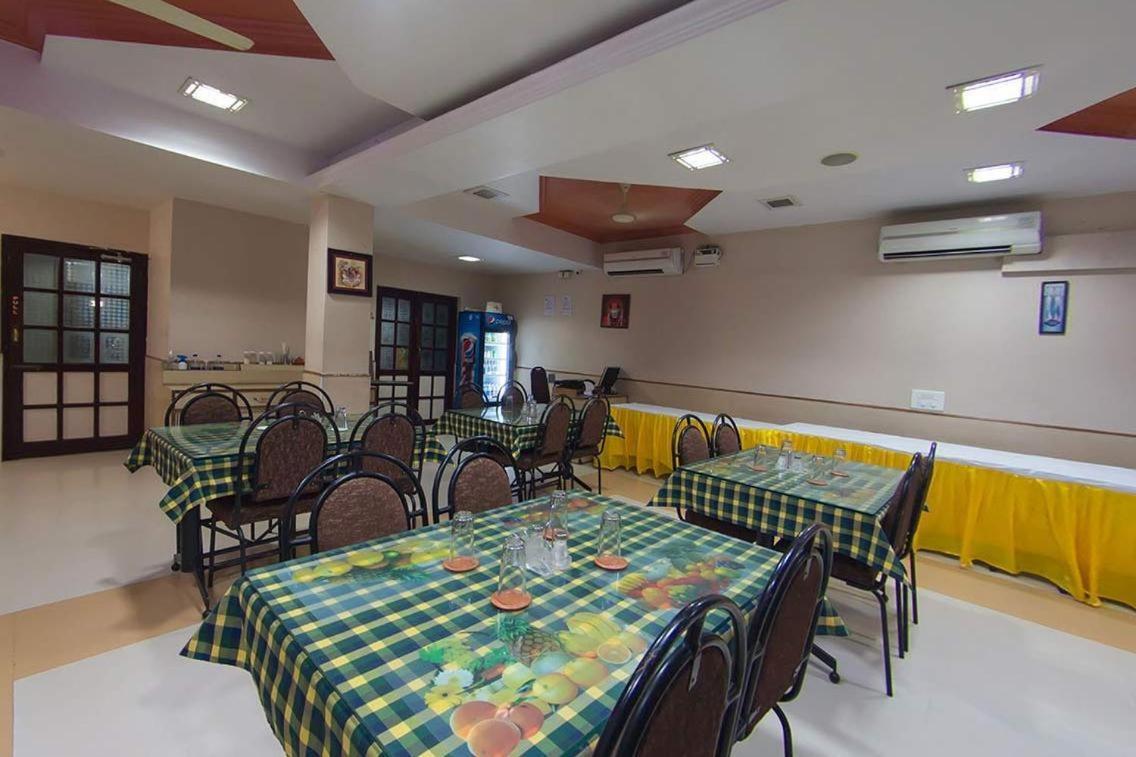 Hotel Vels Court Palani Zewnętrze zdjęcie